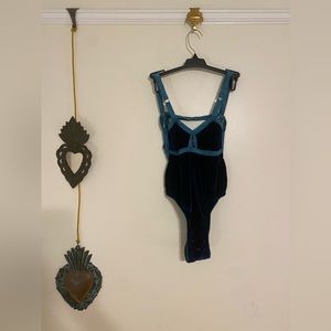 Solstice Intimates Velvet Thong Bodysuit Size Small in Equinox color way